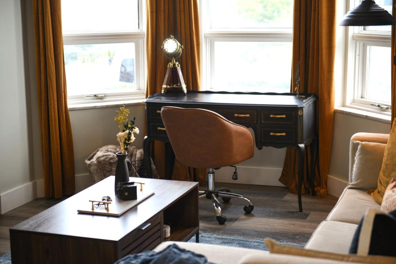 The Grandview - King Bed - Spectacular Views Apartment Pittsburgh